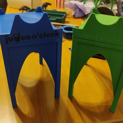 Giá đỡ cho bình siro Juice O'clock