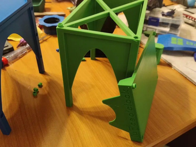 Giá đỡ cho bình siro Juice O'clock - Image 4