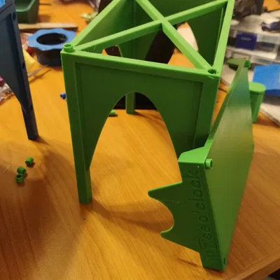 Giá đỡ cho bình siro Juice O'clock