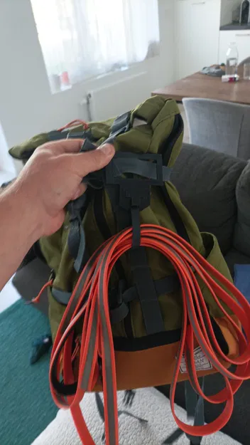 Giá đỡ leash cho ba lô thể thao K9 - Image 1