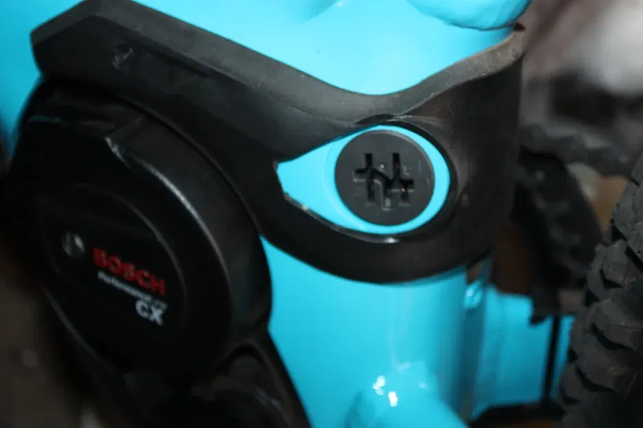 Nắp sạc Bosch CX cho E-Bike - Image 1