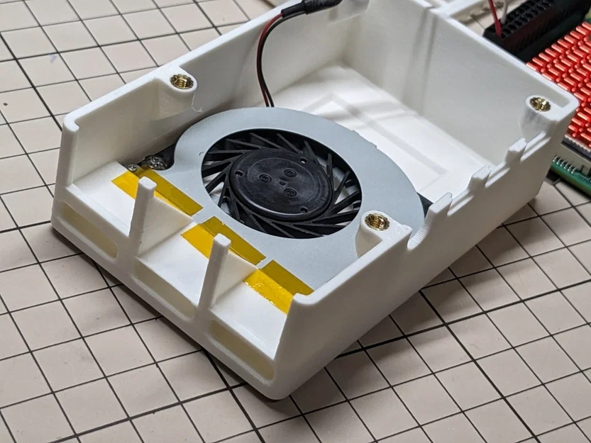 Vỏ máy tính Raspberry Pi 4 với quạt Toshiba T-318C-2 - Image 4