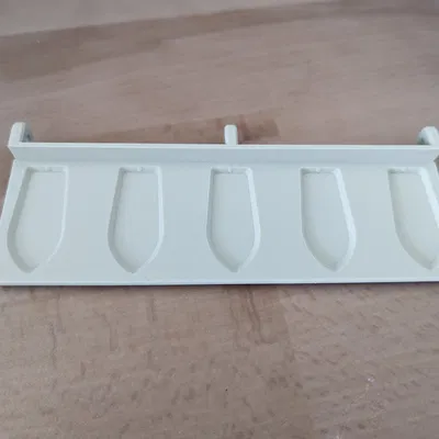 Giá kệ Benchy tối giản cho bảng ghim Ikea Skadis