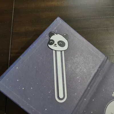 Dấu sách gấu trúc hạnh phúc dễ thương