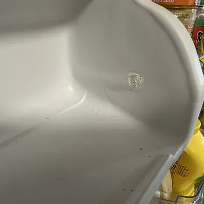 Sửa bản lề cửa ngăn bơ tủ lạnh