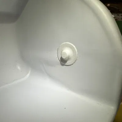 Sửa bản lề cửa ngăn bơ tủ lạnh