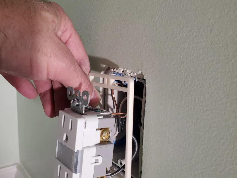 Spacer điều chỉnh cho hộp điện không đều - Image 1