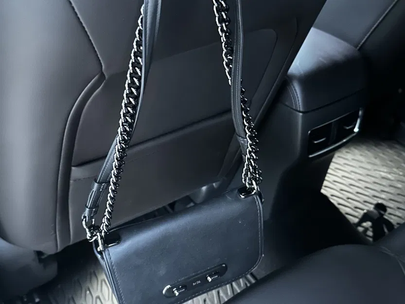 Móc treo túi xách cho xe hơi không cần tháo tựa đầu - Image 1