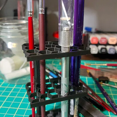 Giá đỡ cọ vẽ nổi cho bàn làm việc