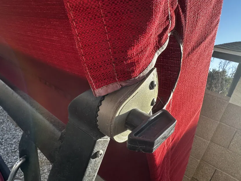 Phần kẹp thay thế có 2 lỗ cho khung mái che trên ghế xích đu B... - Image 1