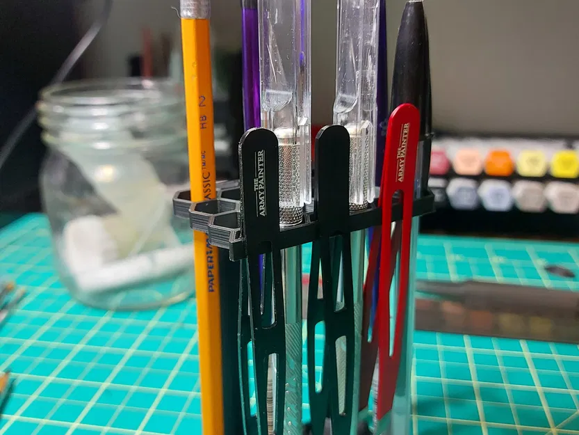 Giá đỡ cọ vẽ nổi cho bàn làm việc - Image 2