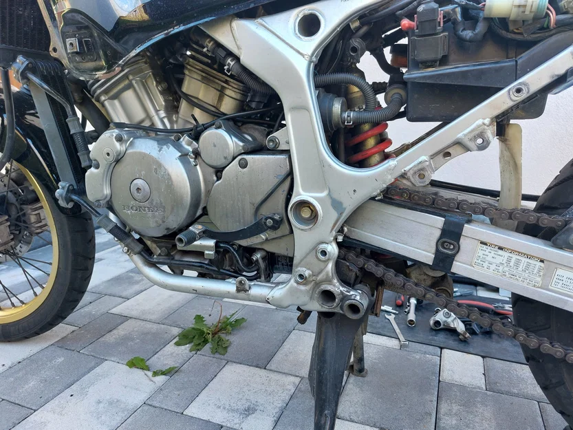 Nắp chụp bolt cho Honda Africa Twin RD04 - Image 2