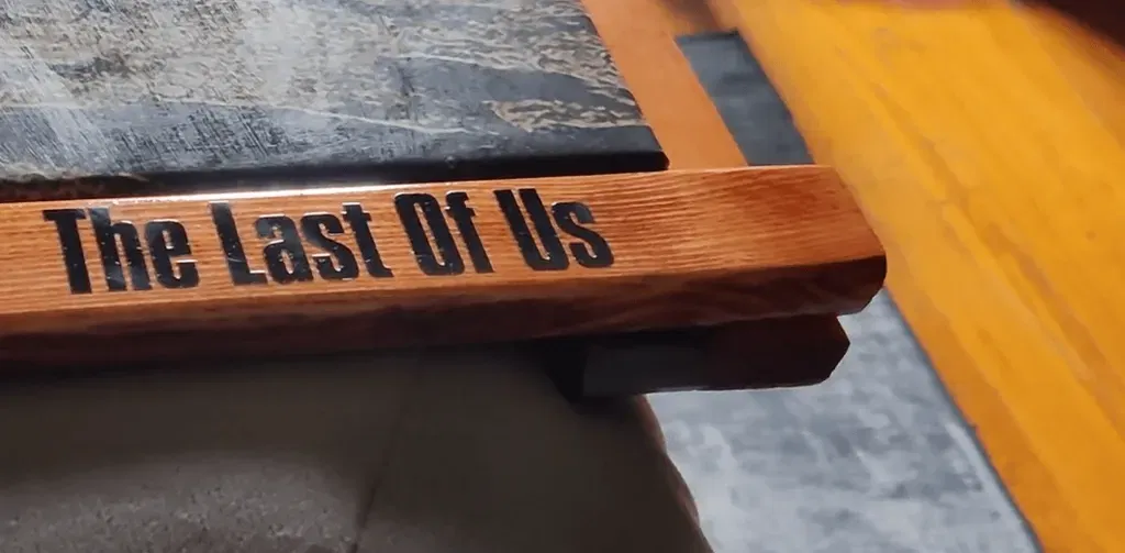 Khung hình ghép nối cho khung gỗ trong The Last Of Us - Image 3