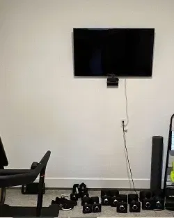 Giá đỡ nhỏ cho Peloton Guide và điều khiển từ xa - Image 3