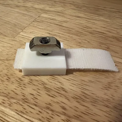 Giải pháp quản lý cáp bằng kim loại và Velcro cho Sim Racing và ...