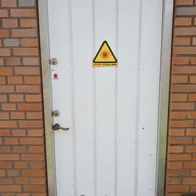 Biểu tượng cảnh báo laser cho máy khắc và cắt