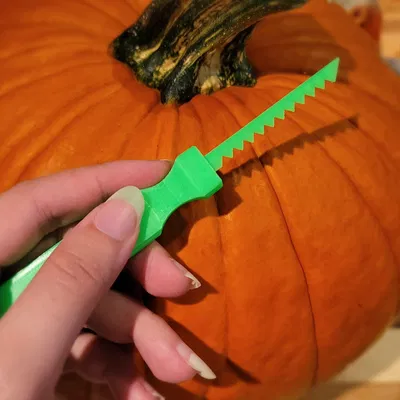 Cưa khắc bí ngô EZ với răng lớn dễ dàng và nhanh chóng