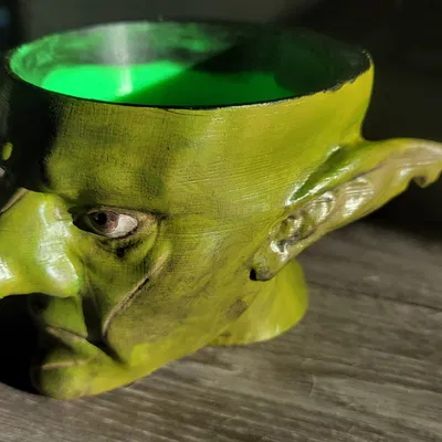 Chậu cây đầu goblin với lỗ thoát nước