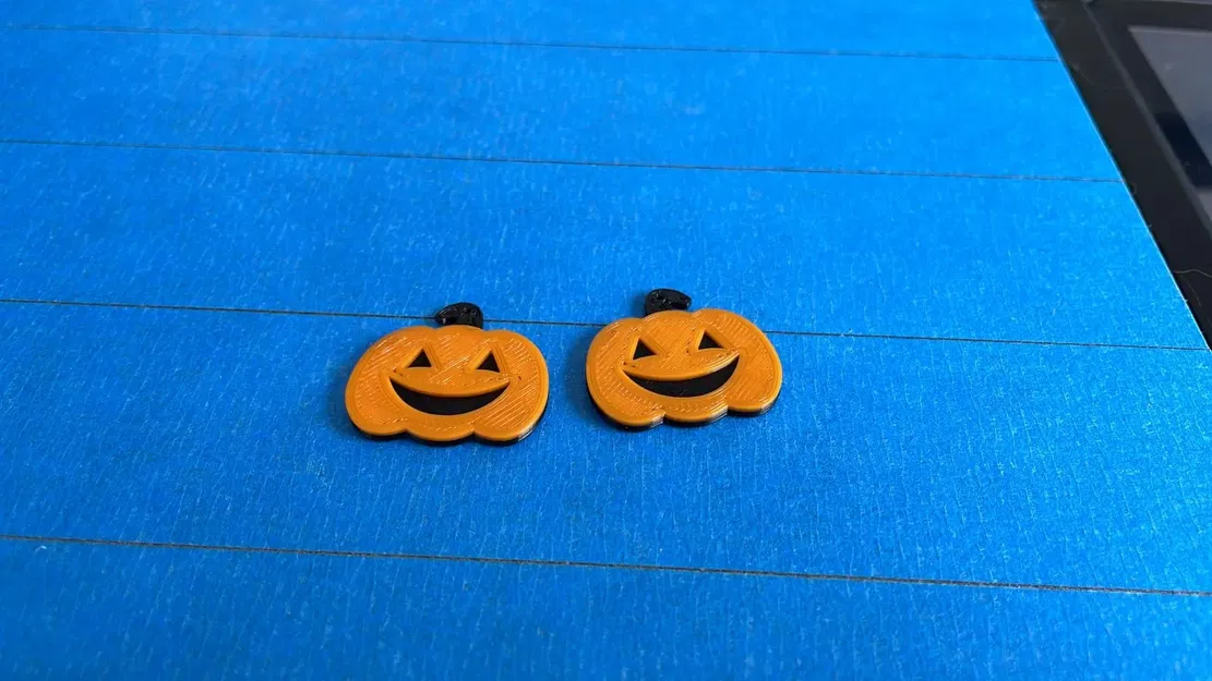 Bông tai bí ngô Halloween nhỏ và mỏng hơn - Image 1