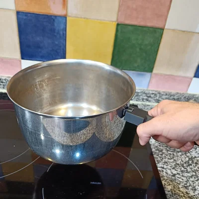 Sửa chữa tay cầm nồi thay thế cho tay cầm hỏng