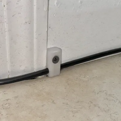 Kẹp Dây Cáp Gắn Tường