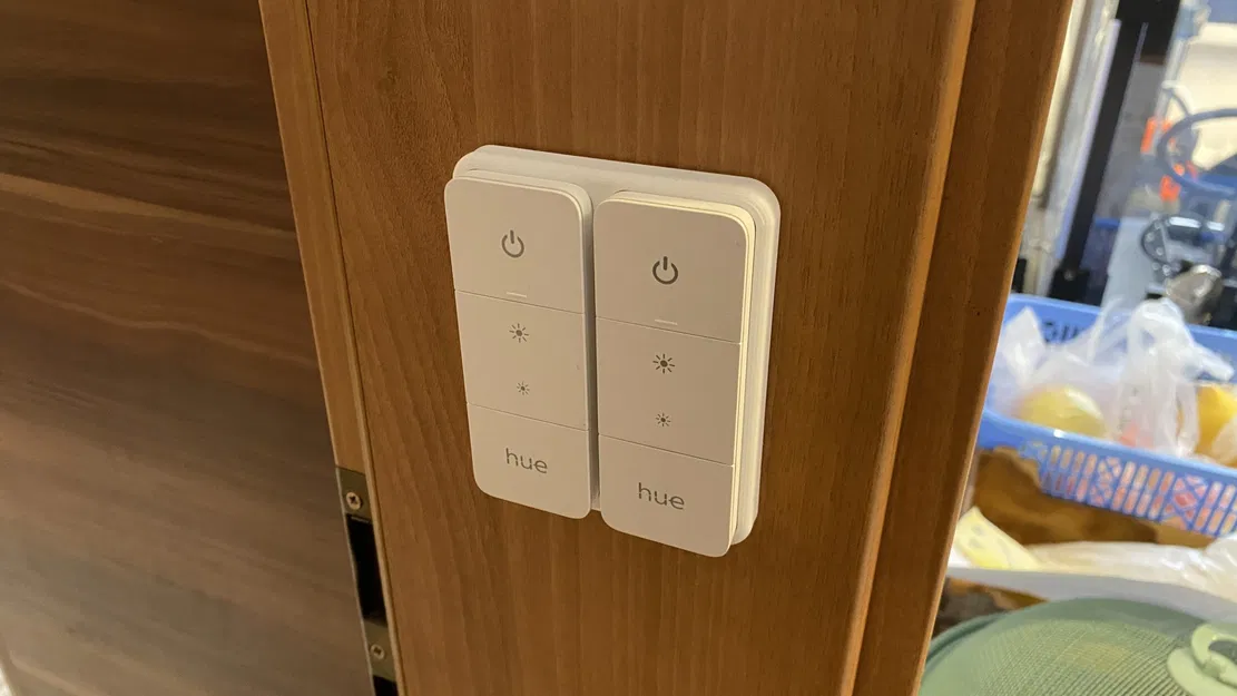 Giá đỡ cho công tắc dimmer Philips Hue V2 - Image 3