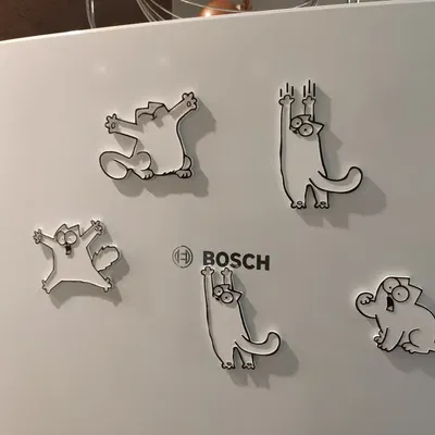 Mô hình mèo Simon đang cào và kéo dài