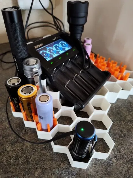 Trạm sạc và lưu trữ pin cho nhiều loại pin khác nhau - Image 1