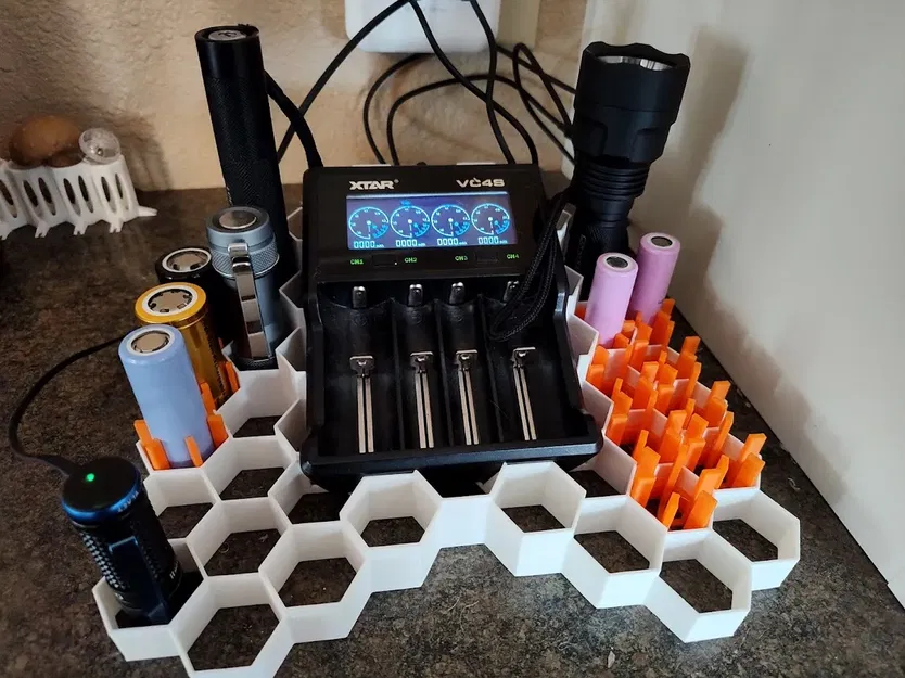 Trạm sạc và lưu trữ pin cho nhiều loại pin khác nhau - Image 2