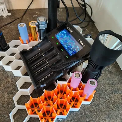 Trạm sạc và lưu trữ pin cho nhiều loại pin khác nhau