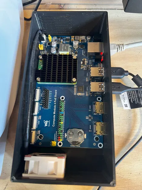 Vỏ quạt cho bo mạch Waveshare CM4 IO với quạt 1U - Image 2