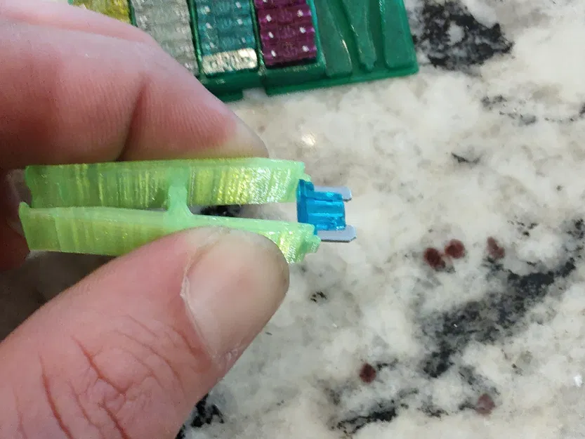 Hộp đựng và dụng cụ kéo fuse cho fuse ô tô mini thấp profile - Image 4