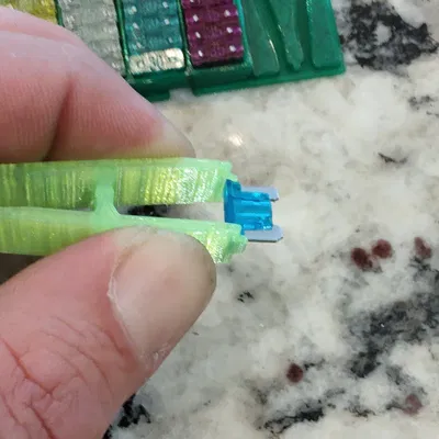 Hộp đựng và dụng cụ kéo fuse cho fuse ô tô mini thấp profile