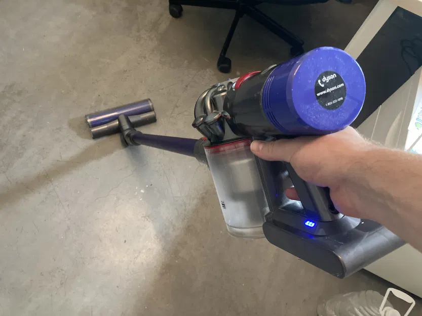 Thay thế bộ lọc phía sau cho máy hút bụi Dyson V8 - Image 5