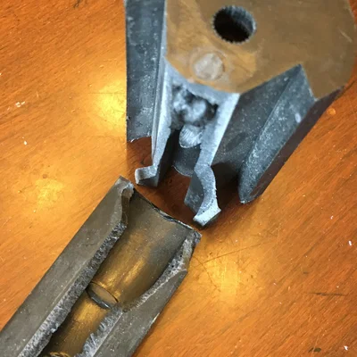 Giá đỡ chân và thân cho người mẫu may Hobby Lobby