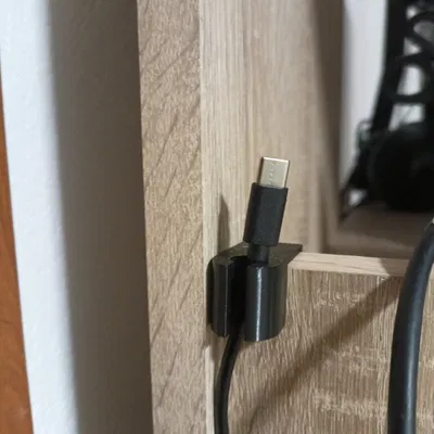 Giá đỡ dây cáp gắn bàn hoặc giường