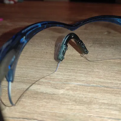 Kẹp mũi kính thể thao Uvex bằng nhựa in 3D