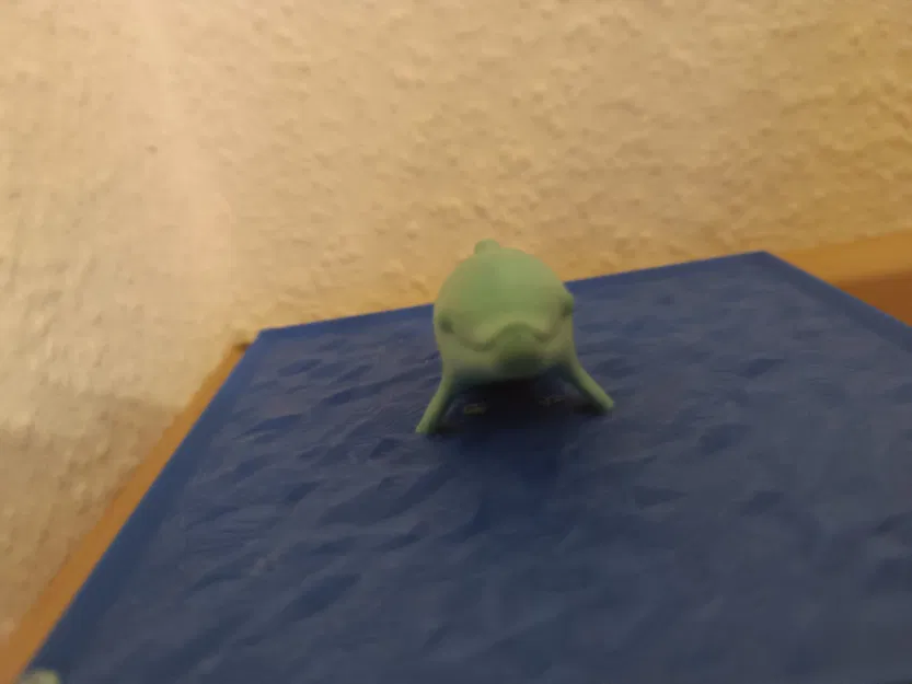 Cá heo nhảy ra khỏi mặt nước trong trang trí nhà cửa - Image 1