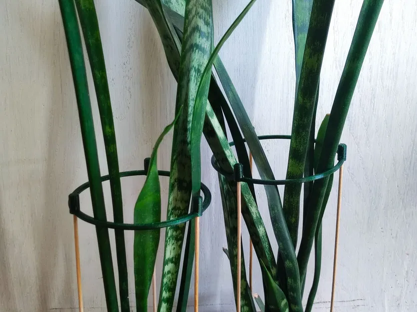 Giá đỡ cây với đường kính trong 10 cm và thanh gỗ tối đa 2,... - Image 1