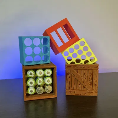 Giá đỡ pin trong thùng gỗ tổ chức đồ vật