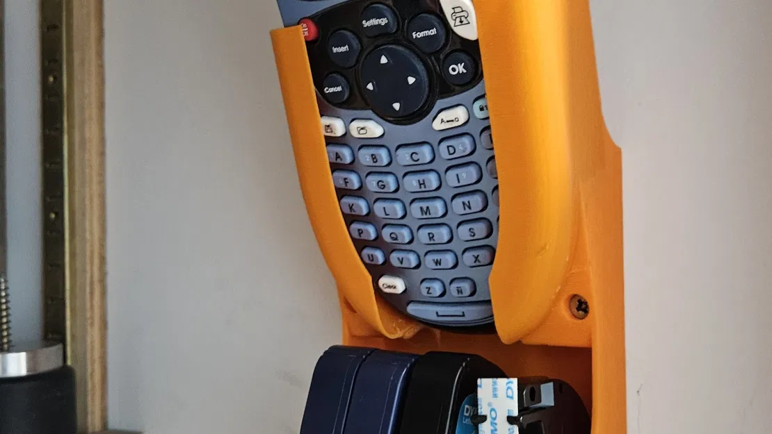 Giá đỡ cho máy dán nhãn Dymo LetraTag - Image 1