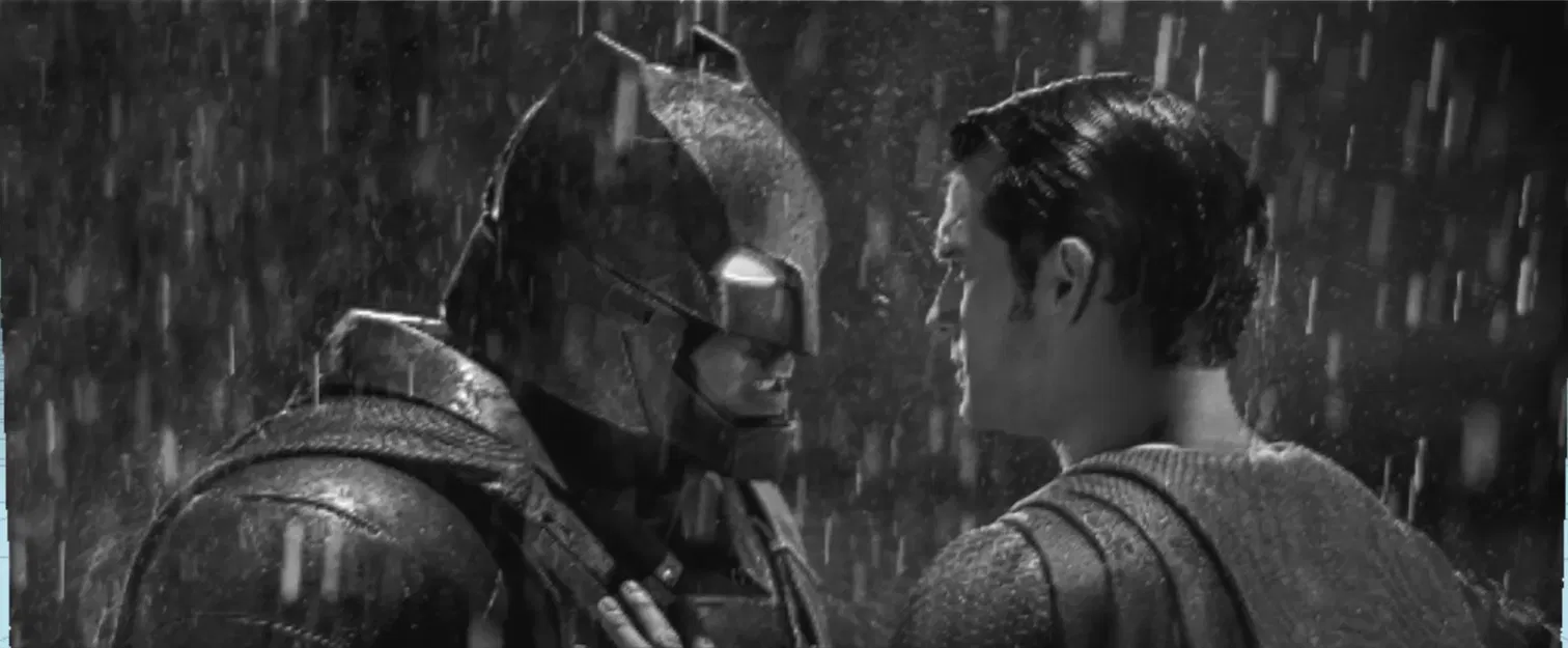Hình ảnh biểu tượng Batman và Superman bằng nhựa - Image 1