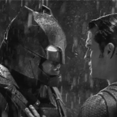 Hình ảnh biểu tượng Batman và Superman bằng nhựa