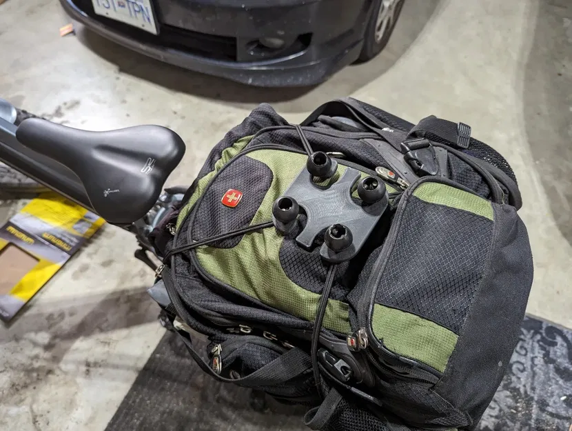 Giá đỡ bungee cho ba lô trên xe đạp - Image 1