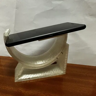 Giá đỡ điện thoại với nhiều góc độ sử dụng