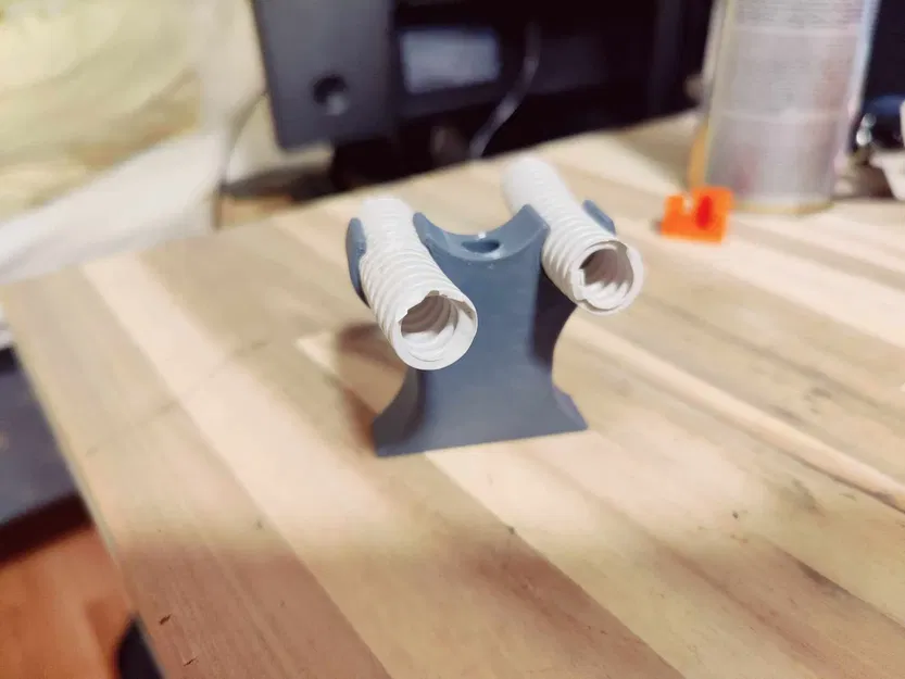 Giá đỡ cho 2 ống dẫn 16mm - Image 1