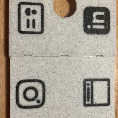 Giá đỡ danh thiếp với thẻ NFC tích hợp