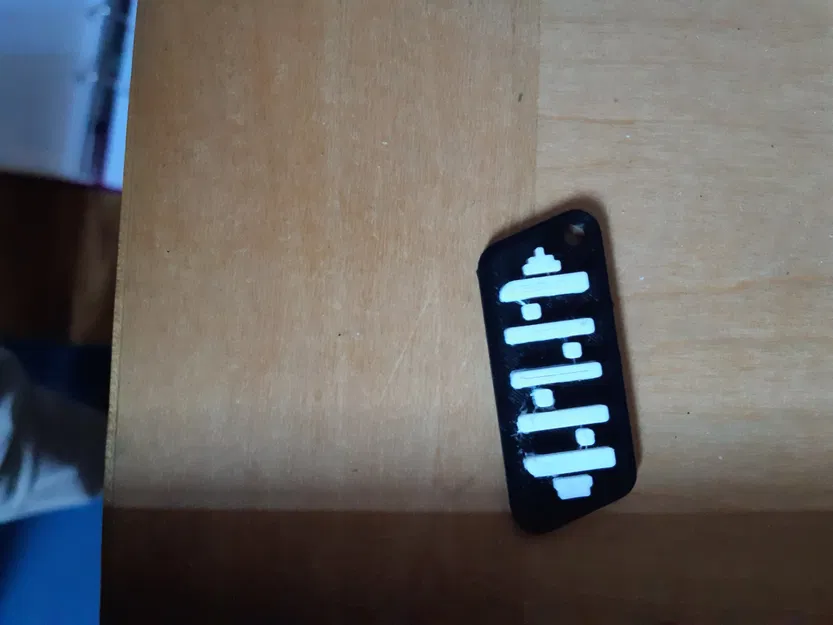 Thẻ chìa khóa Vilebrequin từ kênh YouTube Pháp - Image 1