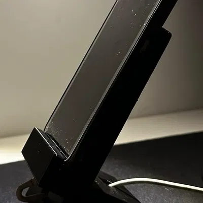 Giá đỡ điện thoại thông minh thiết kế hiện đại và tối g...