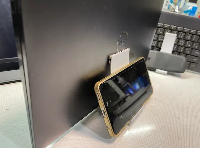 Giá đỡ đứng dọc cho laptop và máy tính bảng AutoFit - Image 1